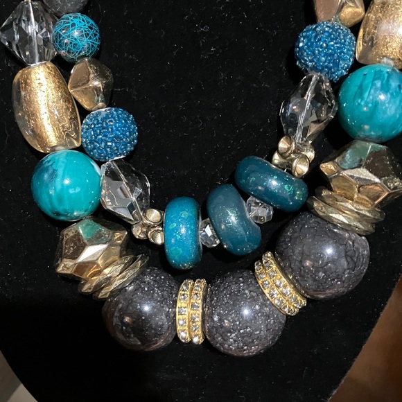 Elegant Multi-Color Beaded Necklace - Picture 2 of 3